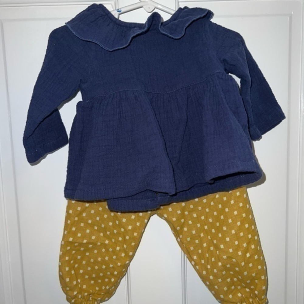 Baby girl shirt and pant set. Size 9 month. Emma Jean